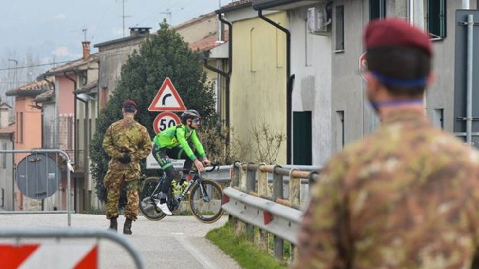Povoado no norte italiano foi submetido a um isolamento de duas semanas — Foto: Getty Images via BBC
