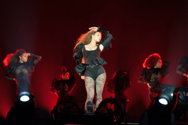Confira os looks da nova turnê de Beyoncé (Foto: Daniela Vesco / Divulgação / Beyonce.com)