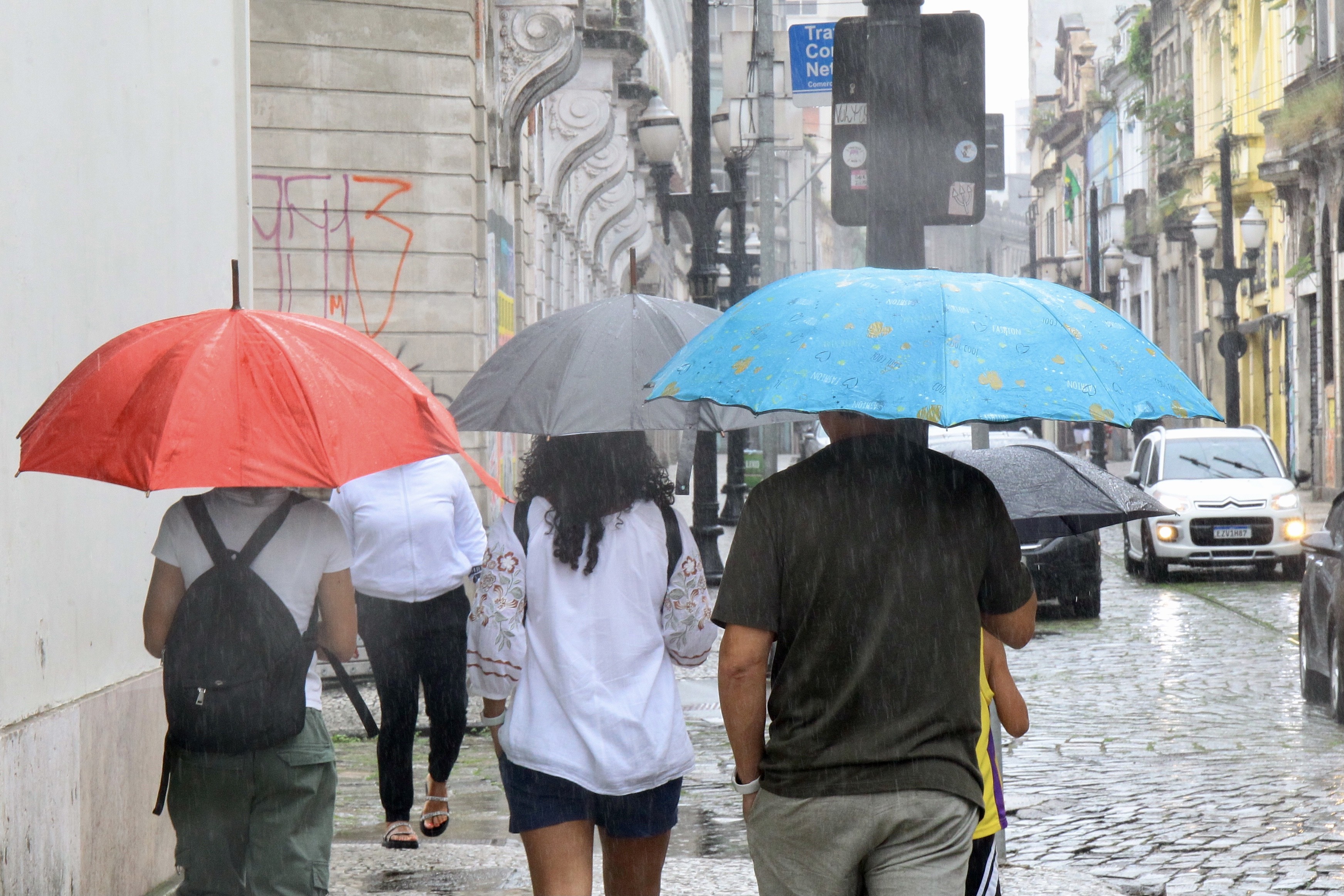 Inmet emite alerta amarelo de chuvas intensas para 14 municípios de Roraima após tempestade