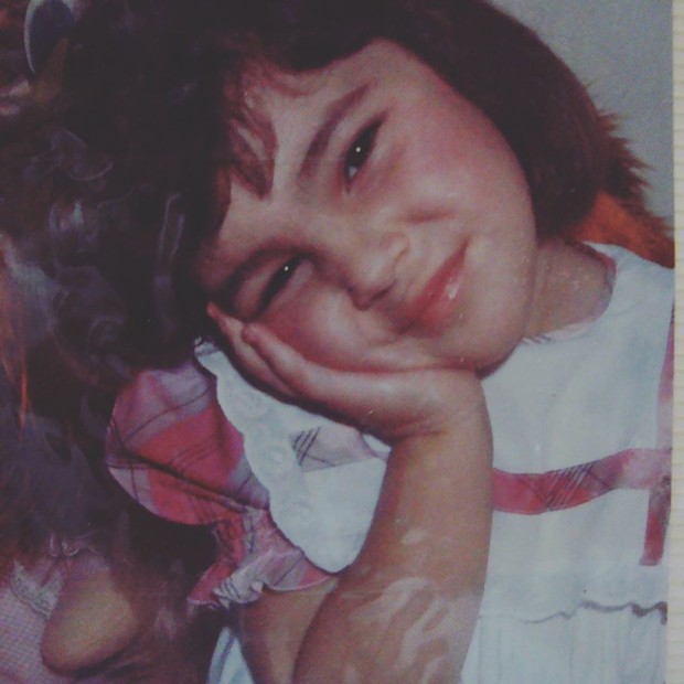 Tainá Müller em foto da infância (Foto: Reprodução/Instagram)