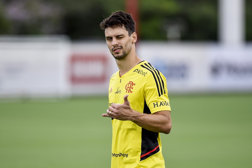 Rodrigo Caio vai para o jogo com o Bangu &mdash; Foto: Marcelo Cortes/Flamengo