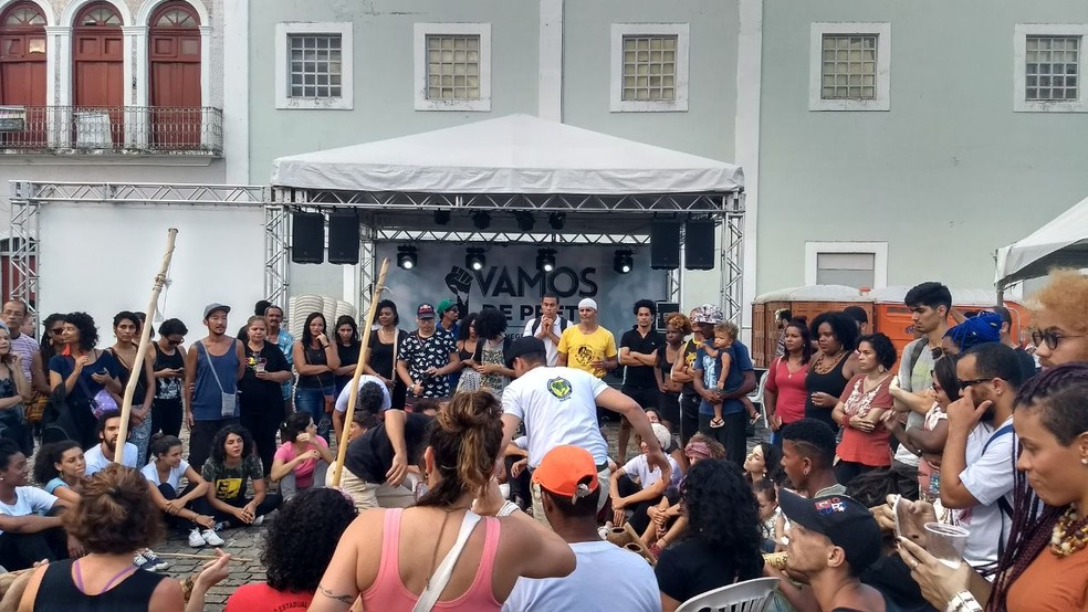Rodas de capoeira foi um dos atrativos do ato na área central do Recife (Foto: Bruno Grubertt/TV Globo)
