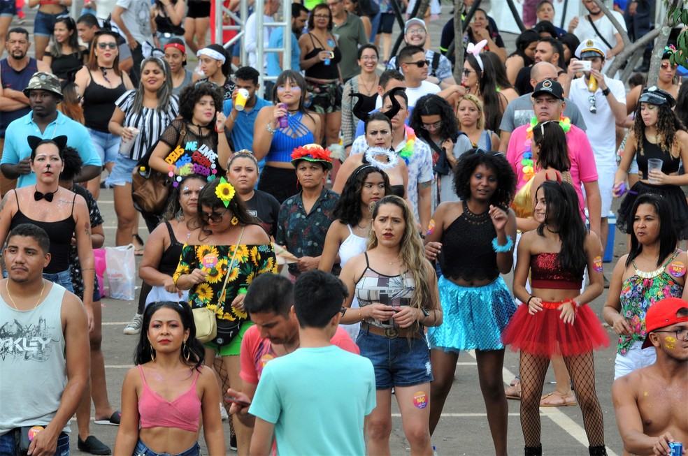 Festa plural nos ritmos e estilos, no carnaval, reúne foliões em Brasília em 2020 — Foto: Lucio Bernardo Jr/Agência Brasília