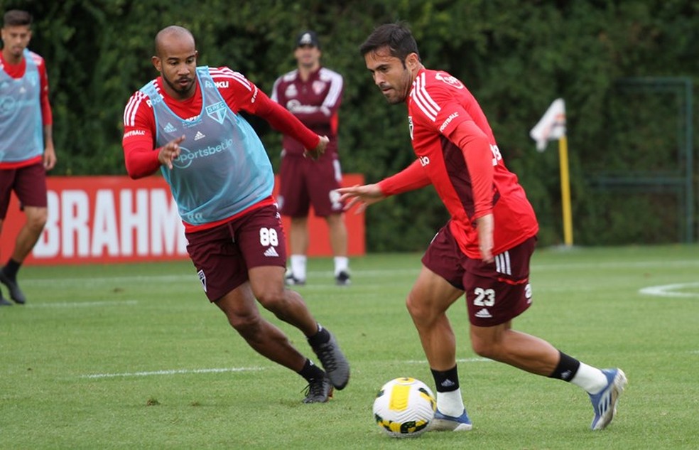 Eder e Patrick em treino do São Paulo — Foto: Divulgação