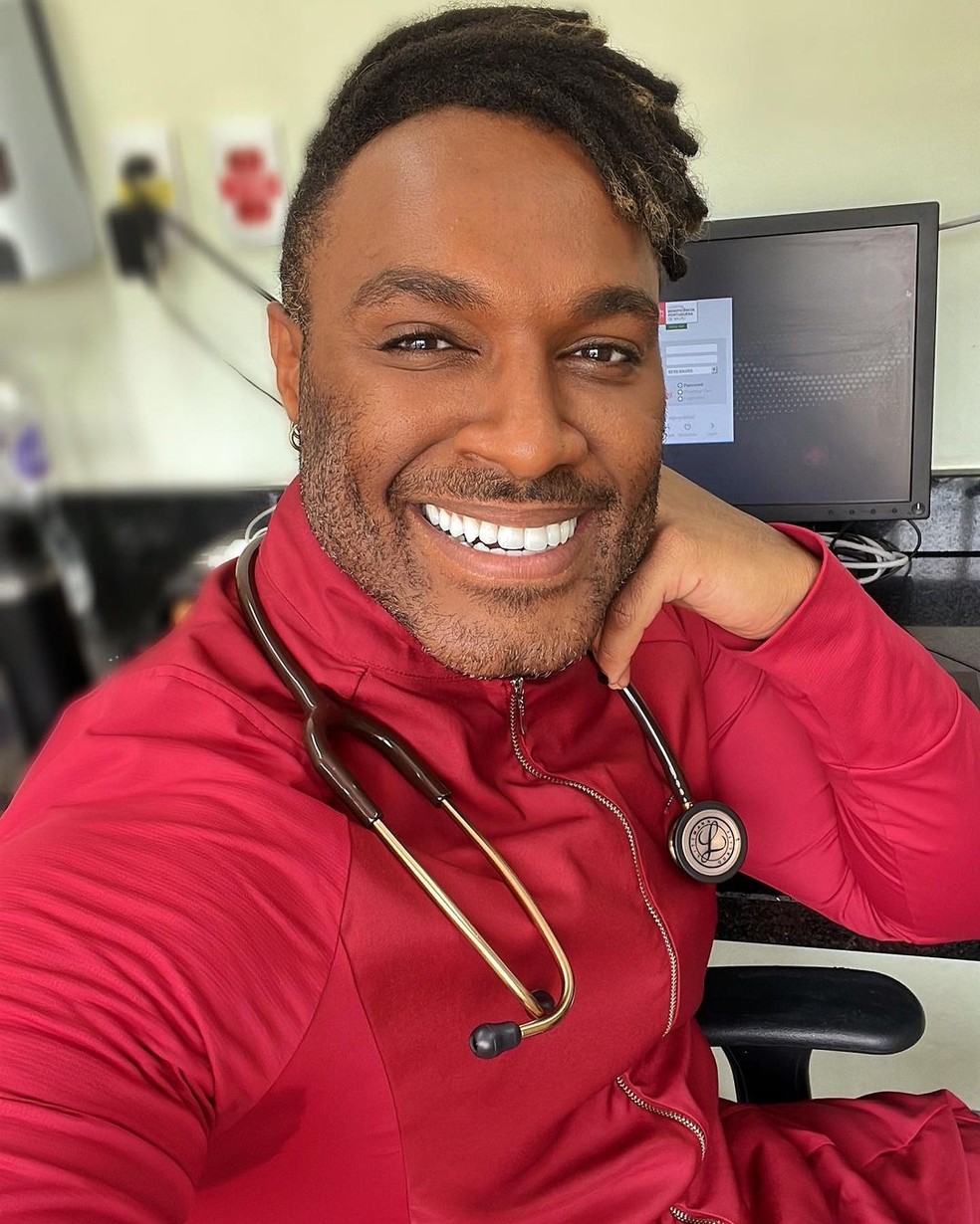 Fred se considera um médico amoroso e já viralizou por atendimentos no SUS que marcaram a história de muitas pessoas — Foto: Arquivo Pessoal