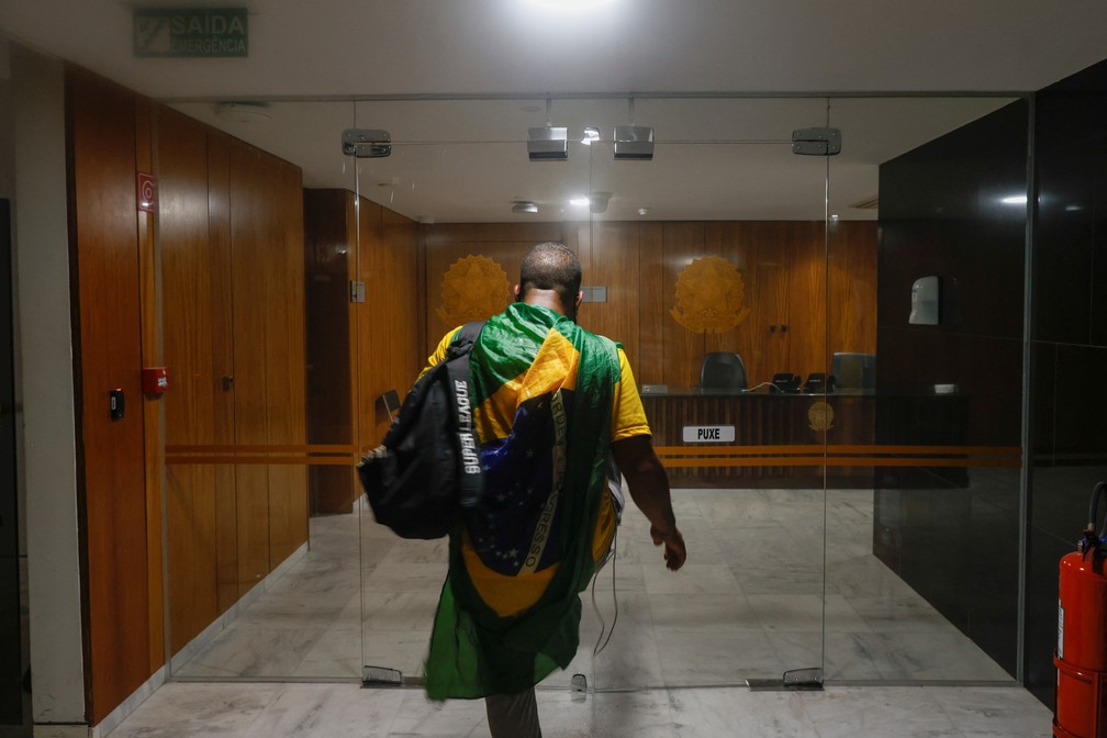 Vândalos depredam Palácio do Planalto em Brasília — Foto: Adriano Machado/Reuters