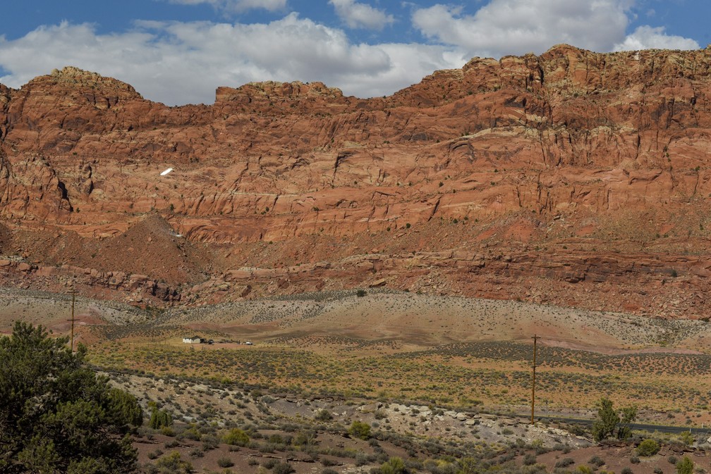 Uma casa é vista em meio a uma paisagem desértica da Nação Navajo — Foto: Stephanie Keith/Reuters