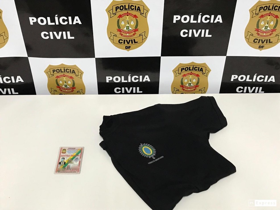 O suspeito usava uma camiseta e um documento falso  — Foto: PCDF/Divulgação