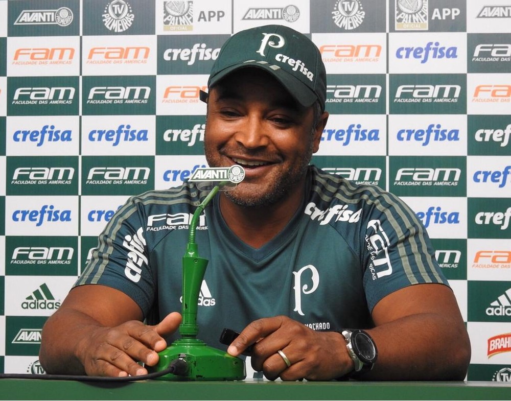 Roger não confirma Palmeiras, mas dá a entender que não mudará time treinado