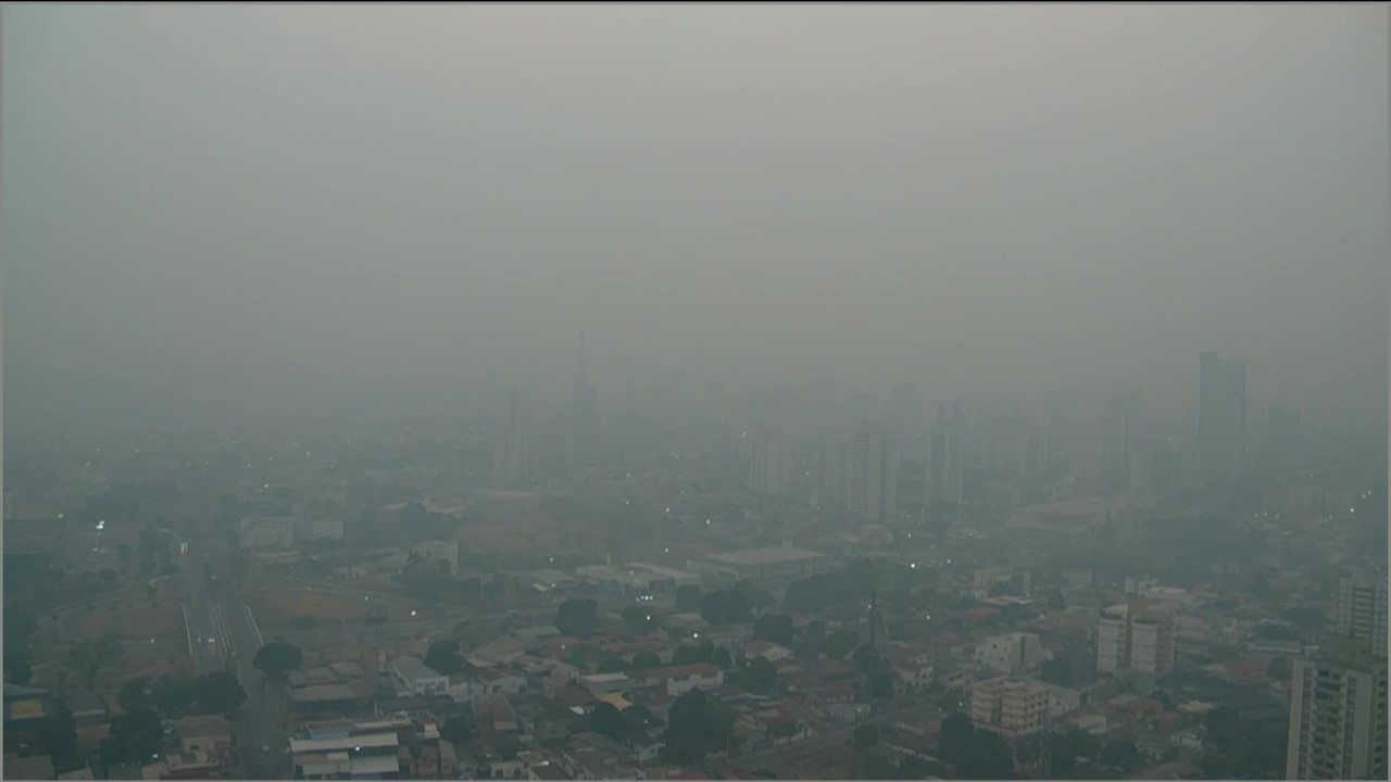 Cuiabá amanhece encoberta por fumaça