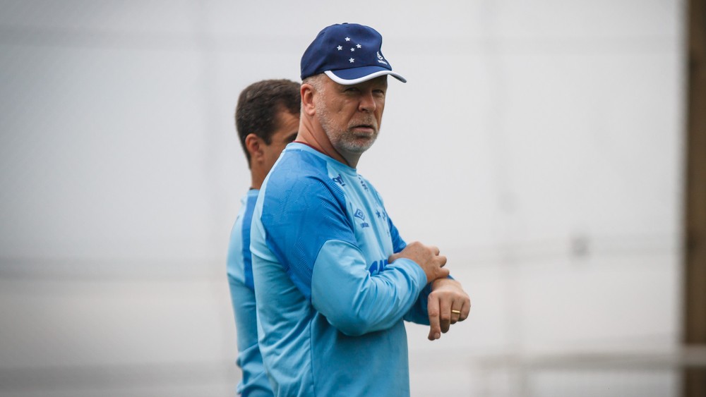 De olho no G-6, Mano Menezes espera evolução do Cruzeiro na reta final do Brasileiro