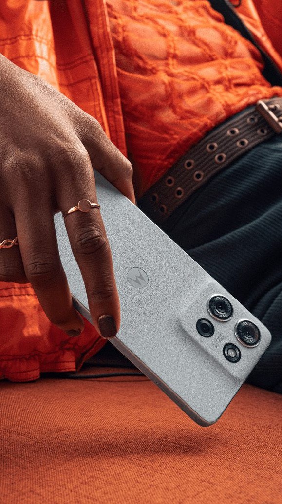 6 celulares com bateria que duram muito para não passar sufoco na rua