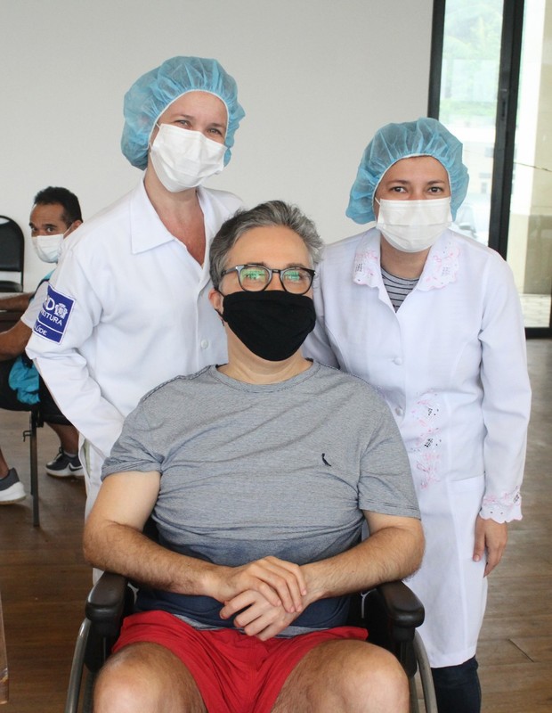 Flávio Silvino é vacinado contra Covod-19 (Foto: ADÃO/ AGNEWS)