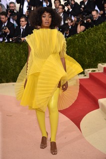 Solange Knowles escolheu vestido conceitual da David LaPort