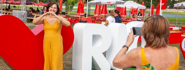 Placa “amo Rio” é parada obrigatória para um (ou vários) cliques durante o evento Agência O Globo