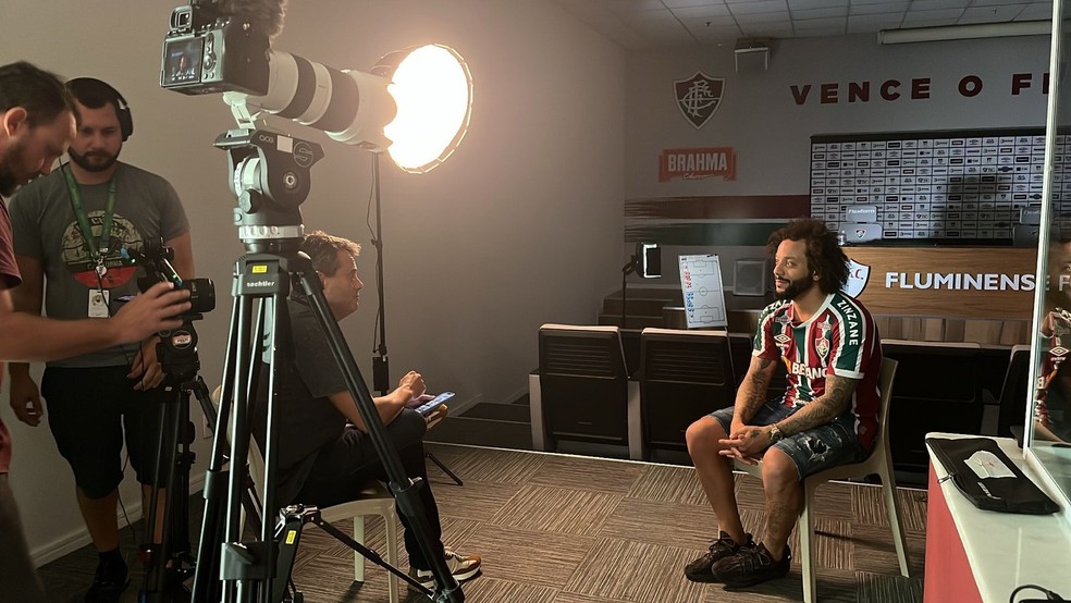 Marcelo em entrevista no Fluminense — Foto: Luana Montone