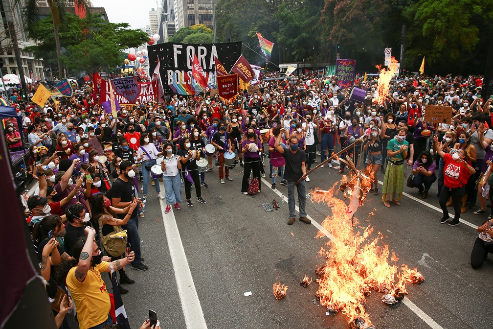 São Paulo (SP) - Protesto contra o presidente Jair Bolsonaro realizado na Avenida Paulista, neste sábado (2) — Foto: Carla Carniel/Reuters