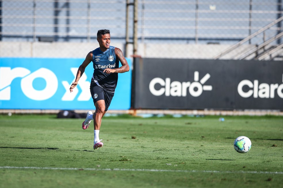Everton demorou a voltar �s condi��es f�sicas ideais por causa do v�rus � Foto: Lucas Uebel/Gr�mio
