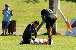 Preparador do Grêmio não alivia e diz que treino de goleiros é