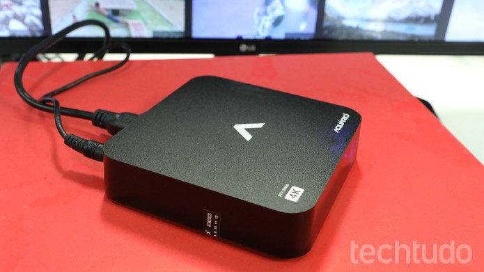 SmartBox STV-2000 (Foto: Eduardo Manhães/TechTudo) SmartBox STV-2000 (Foto: Eduardo Manhães/TechTudo)