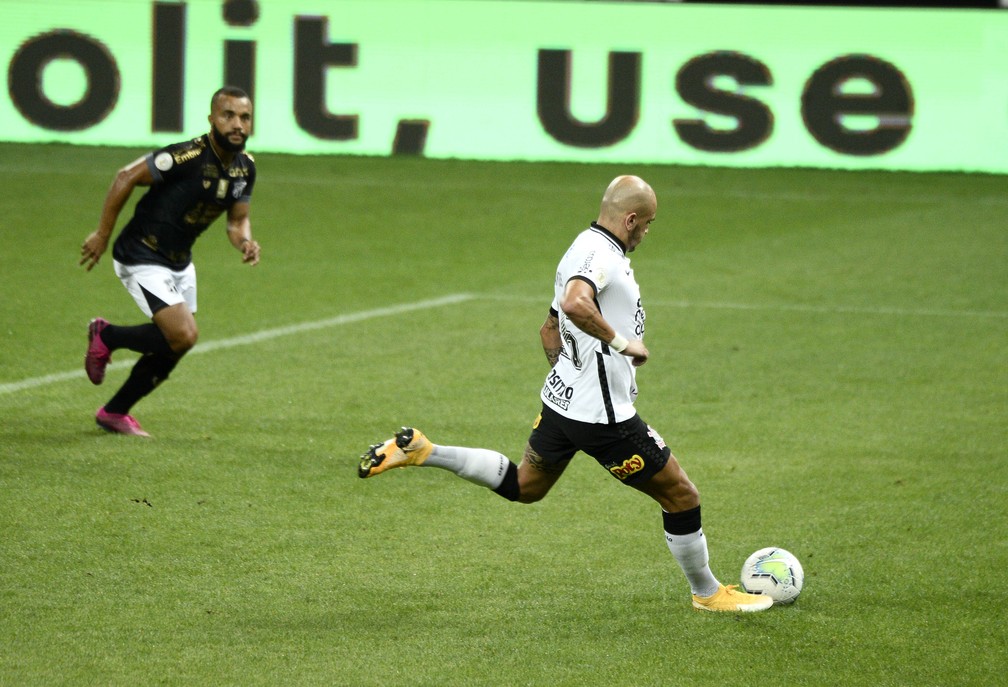 Fábio Santos diz que Corinthians 