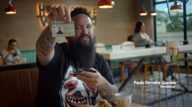 Burger King usa Paulos Guedes em nova campanha publicitária  (Foto: Reprodução)