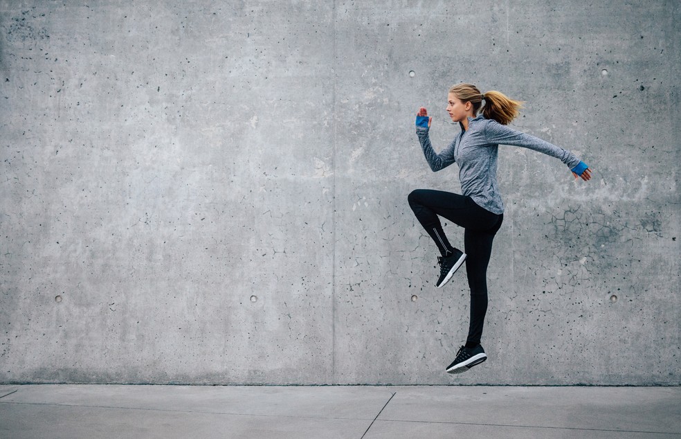 Exercícios pliométricos ajudam a desenvolver ritmo, velocidade, força e até resistência muscular — Foto: Divulgação/Getty Images