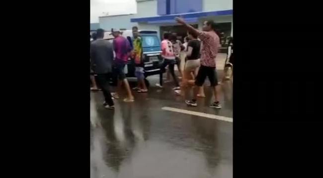 Cortejo de homem que morreu em acidente tem forr e parentes danando