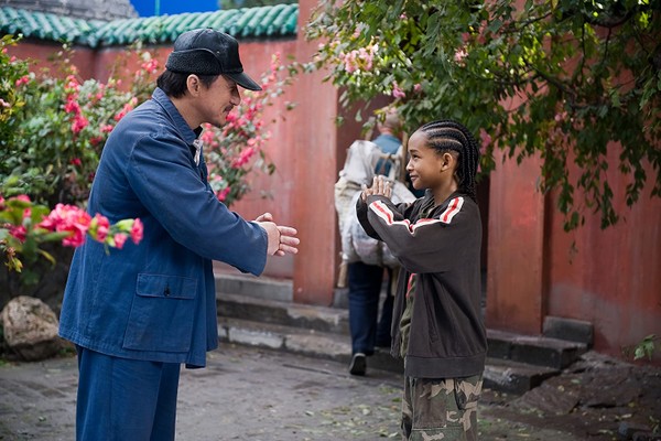 Jackie Chan e Jaden Smith na nova versão de Karatê Kid, de 2010 (Foto: Divulgação)