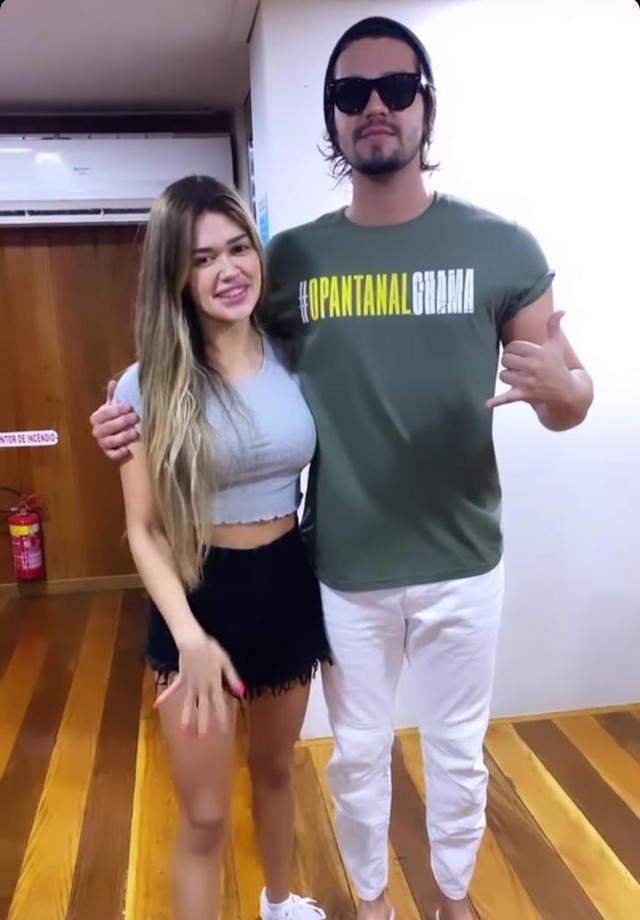 Franciny Ehlke brinca com diferença de altura entre ela e Luan Santana (Foto: Reprodução/Instagram)