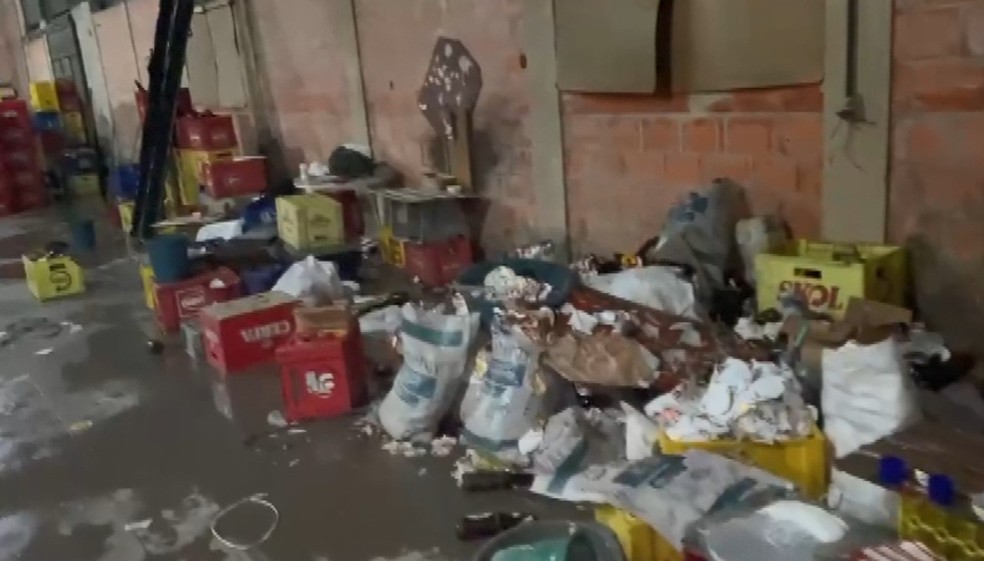 Polícia encontrou fábrica clandestina de bebidas em Indaiatuba — Foto: Reprodução/EPTV