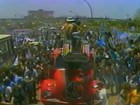 Grêmio desfila em
carro aberto nas
ruas de Porto Alegre (Reprodução)