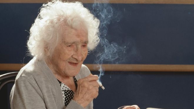 Jeanne Calment retratada em seu 117º aniversário (Foto: Getty Images via BBC News)