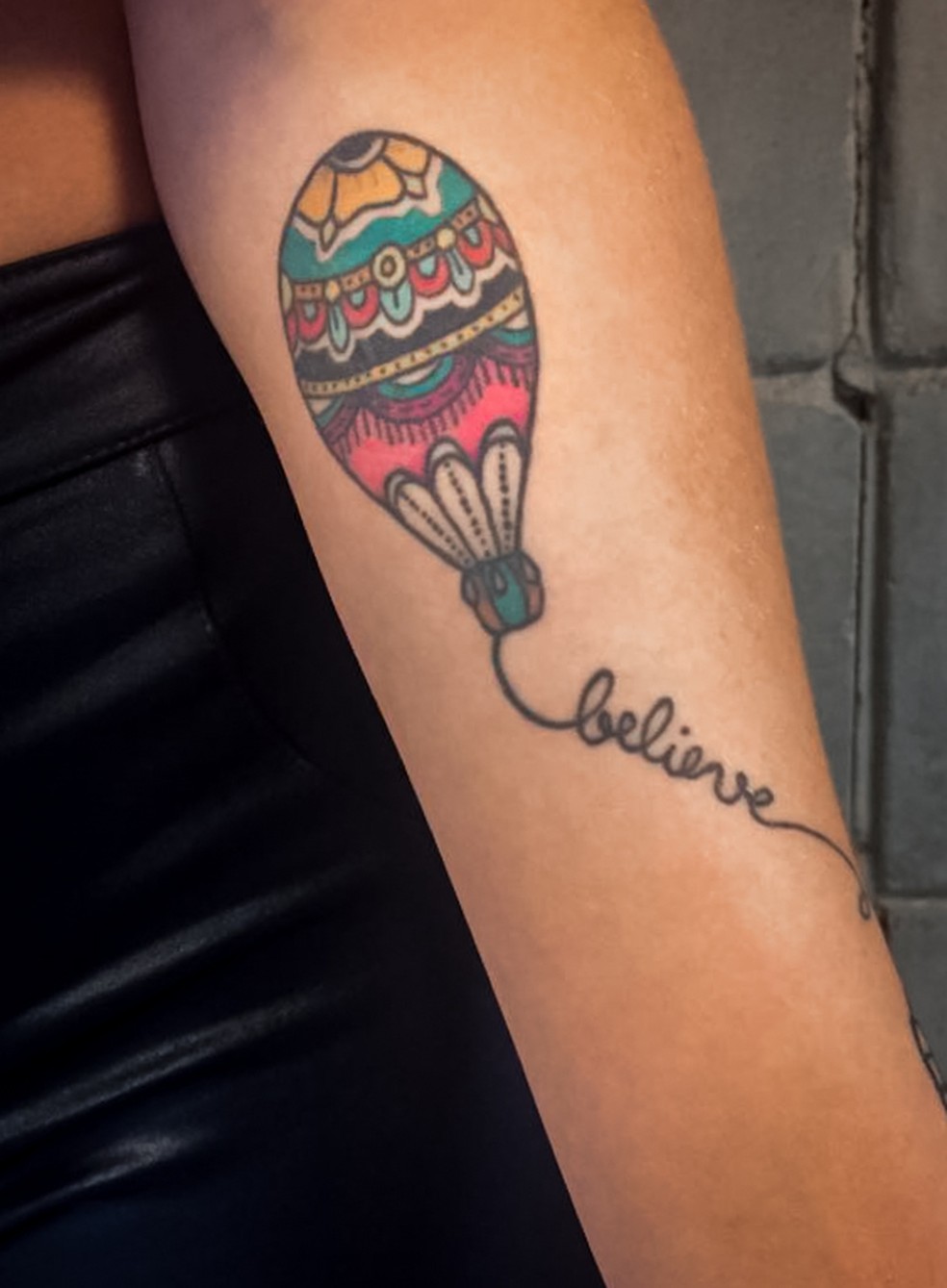 Baloes tatuagem com letra Luisa Sonza Explica Os Significados Das Cinco Tatuagens Espalhadas Pelo Corpo Representam Forca E Musica Famosos Gshow