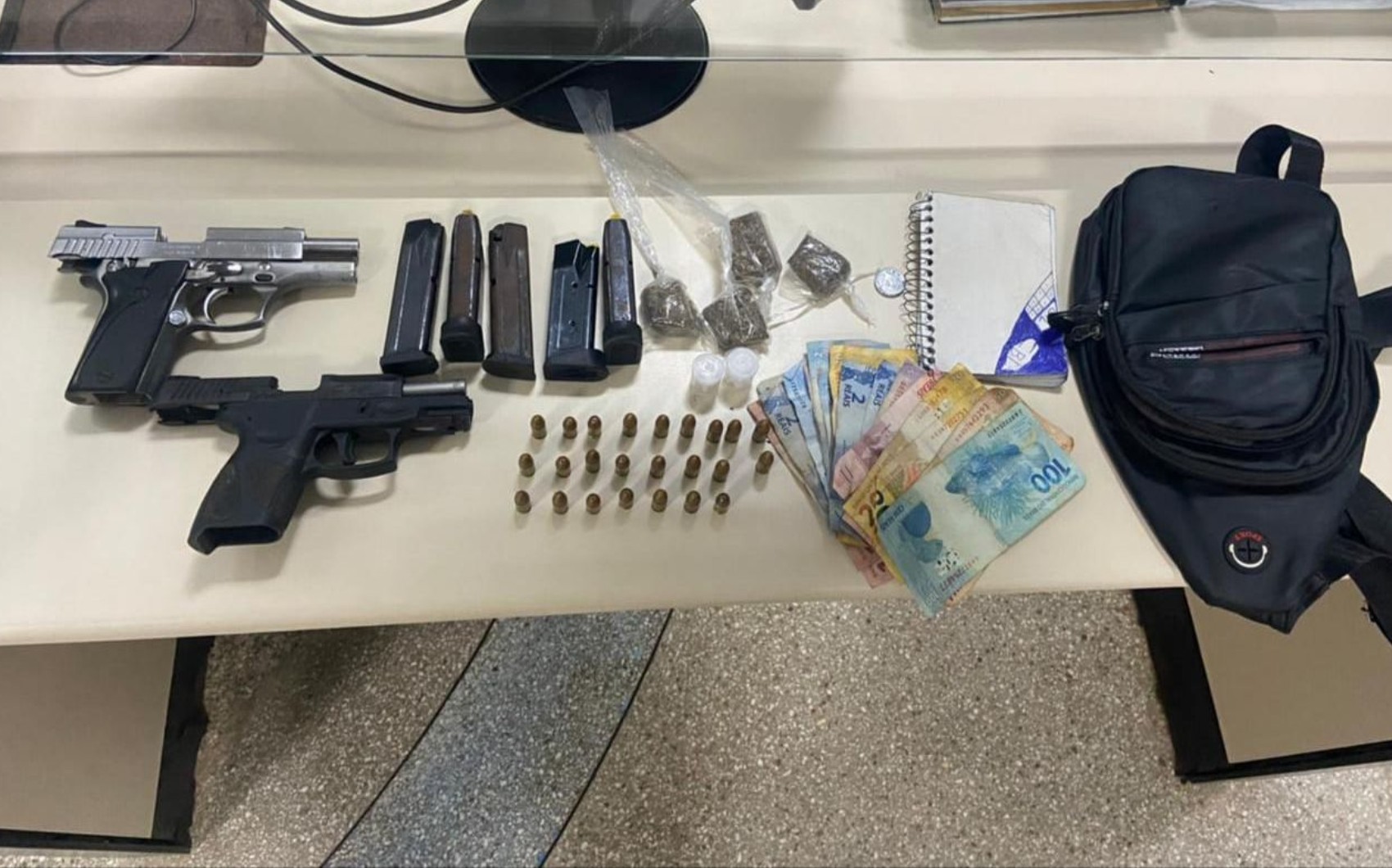 Homens invadem imóvel e fazem família refém em Salvador; bebê estava entre as vítimas