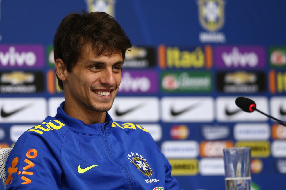 Rodrigo Caio foi convocado pela nona vez para a Seleção principal — Foto: Lucas Figueiredo / MoWA Press