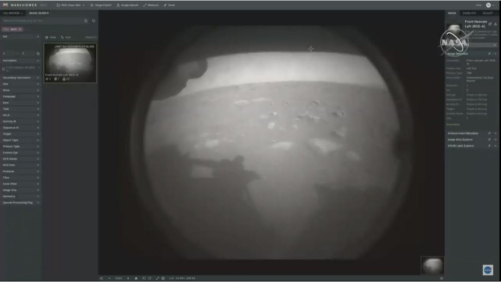 Primeira imagem de Marte transmitida pelo robô Perseverance, que pousou no planeta na quinta (18). — Foto: Nasa