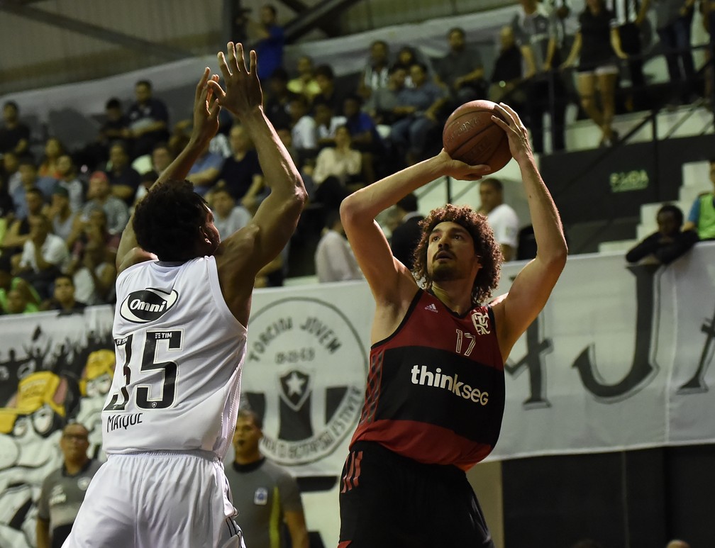 Varejão Botafogo x Flamengo final Estadual RJ basquete — Foto: André Durão