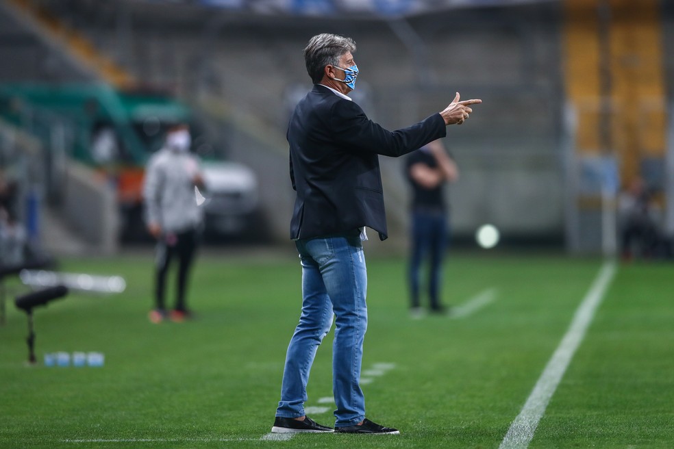 Renato em vit&oacute;ria do Gr&ecirc;mio no Gre-Nal &mdash; Foto: Lucas Uebel/Gr&ecirc;mio
