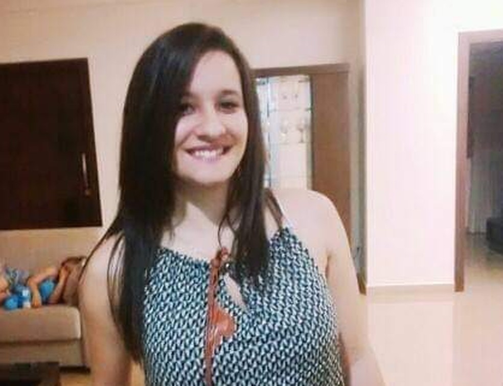 Cecília Lopes Furtado e seu esposo tiveram que adiar por um ano viagem para Disney. — Foto: Arquivo pessoal