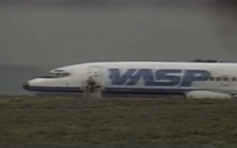 Voo 375 da Vasp que foi sequestrado em 1988 em tentativa de atentado ao Palácio do Planalto, em Brasília — Foto: Reprodução/TV Anhanguera