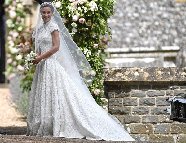 Pippa Middleton no seu casamento com vestido Giles Deacon (Foto: Getty Images)