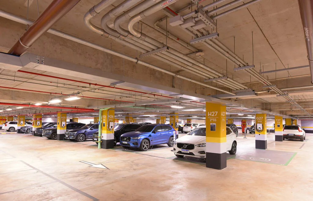 Volvo inaugura maior hub de recarga de veículos elétricos da América Latina em São Paulo