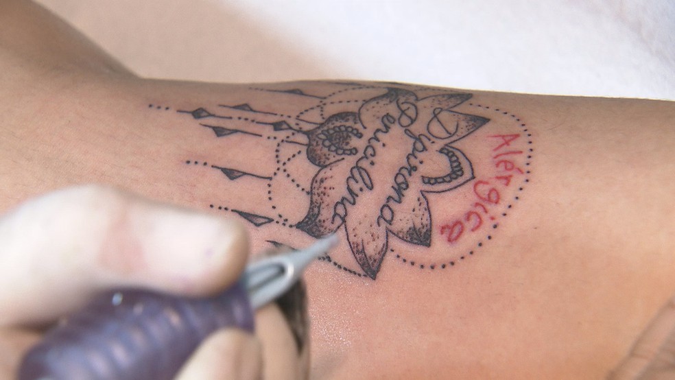 Alergia na pele do lado da tatuagem Voce Ja Ouviu Falar Nas Tatuagens Preventivas De Ponta A Ponta Gshow