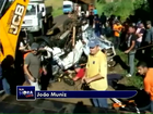 Motorista tomba furgão em rodovia do Paraná e é resgatado; assista ao vídeo