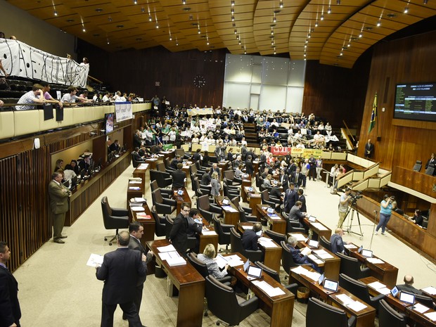 Plenário da Assembleia Legislativa ficou lotado (Foto: Marcelo Bertani, divulgação/Agência ALRS)