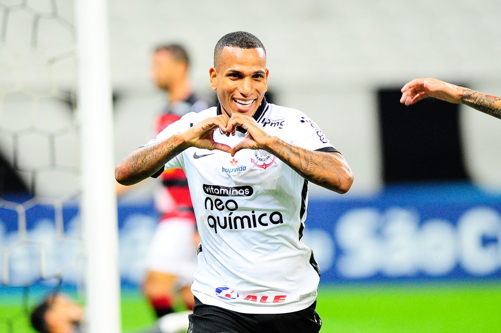 Otero se despede do Corinthians com desculpas, mas ressalva: 