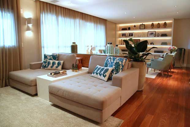 Tijolos e madeira criam atmosfera rústica em apartamento (Foto: Mário Bock / divulgação)
