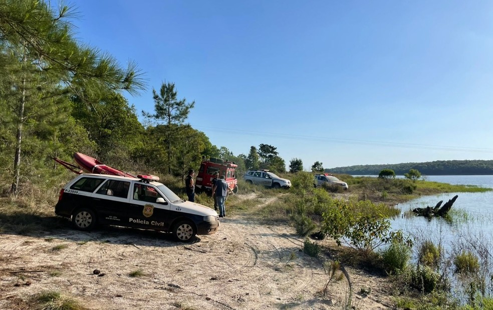 Bombeiros encontram corpo de pescador que sumiu no Rio Paranapanema — Foto: Corpo de Bombeiros/ Divulgação 