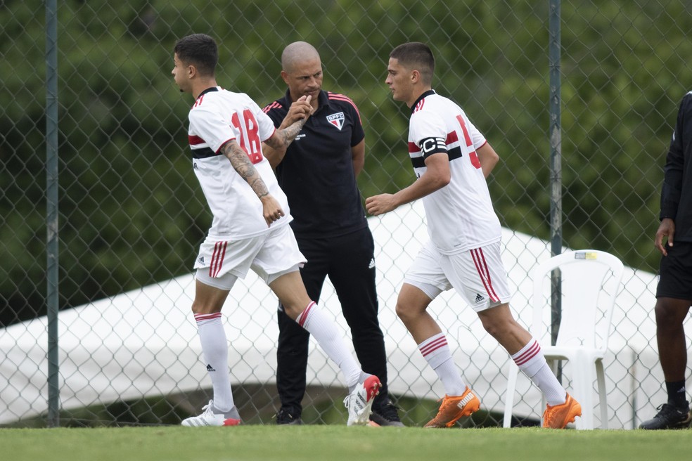 Alex comandou o São Paulo na temporada 2021 — Foto: Flavio Torres/Saopaulofc.net
